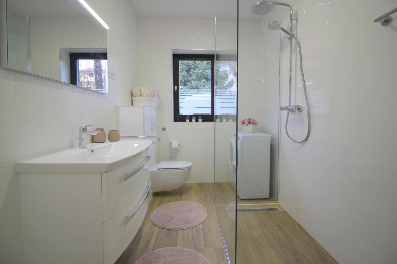 Apartments Sabina โปเรช ภายนอก รูปภาพ
