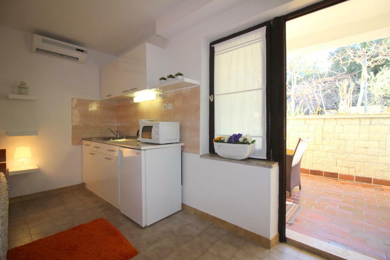 Apartments Sabina โปเรช ภายนอก รูปภาพ